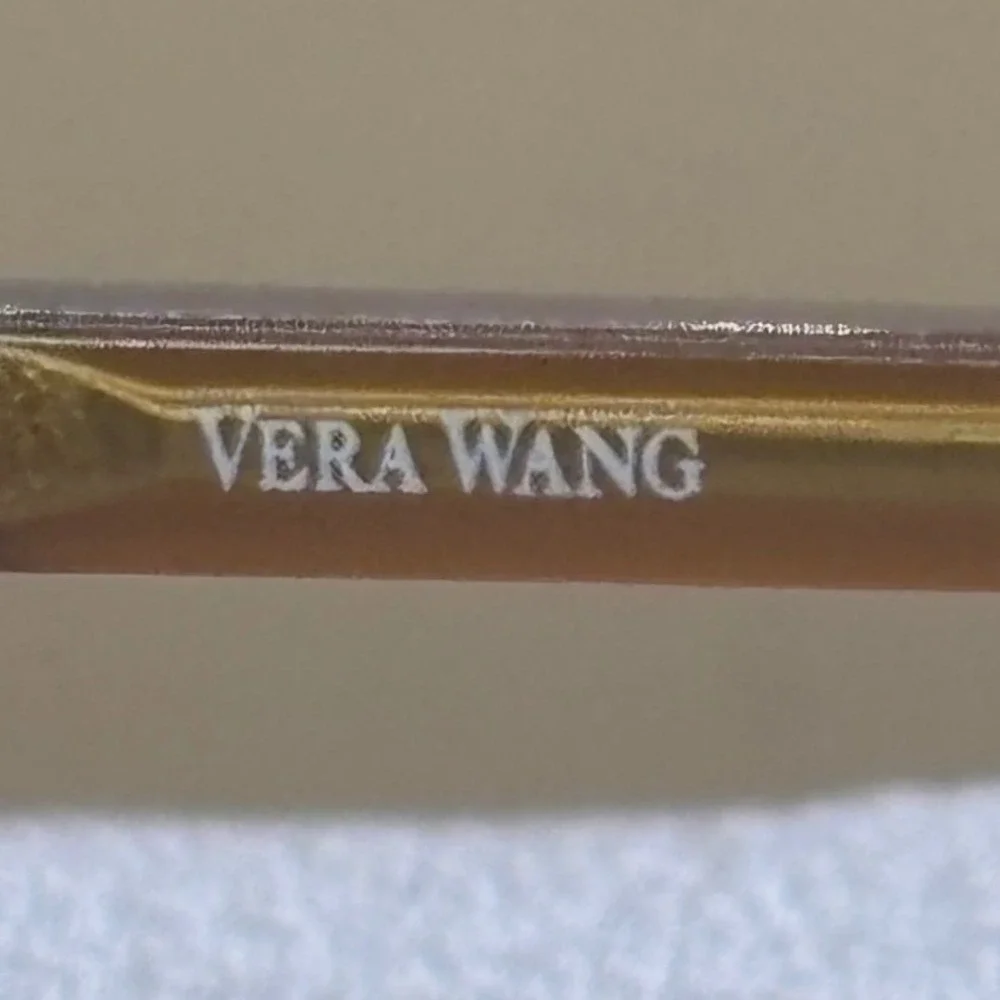 Vera Wang Brown Tortoise Oval Sunglasses Womens V102 53-16-138 Designer Shades